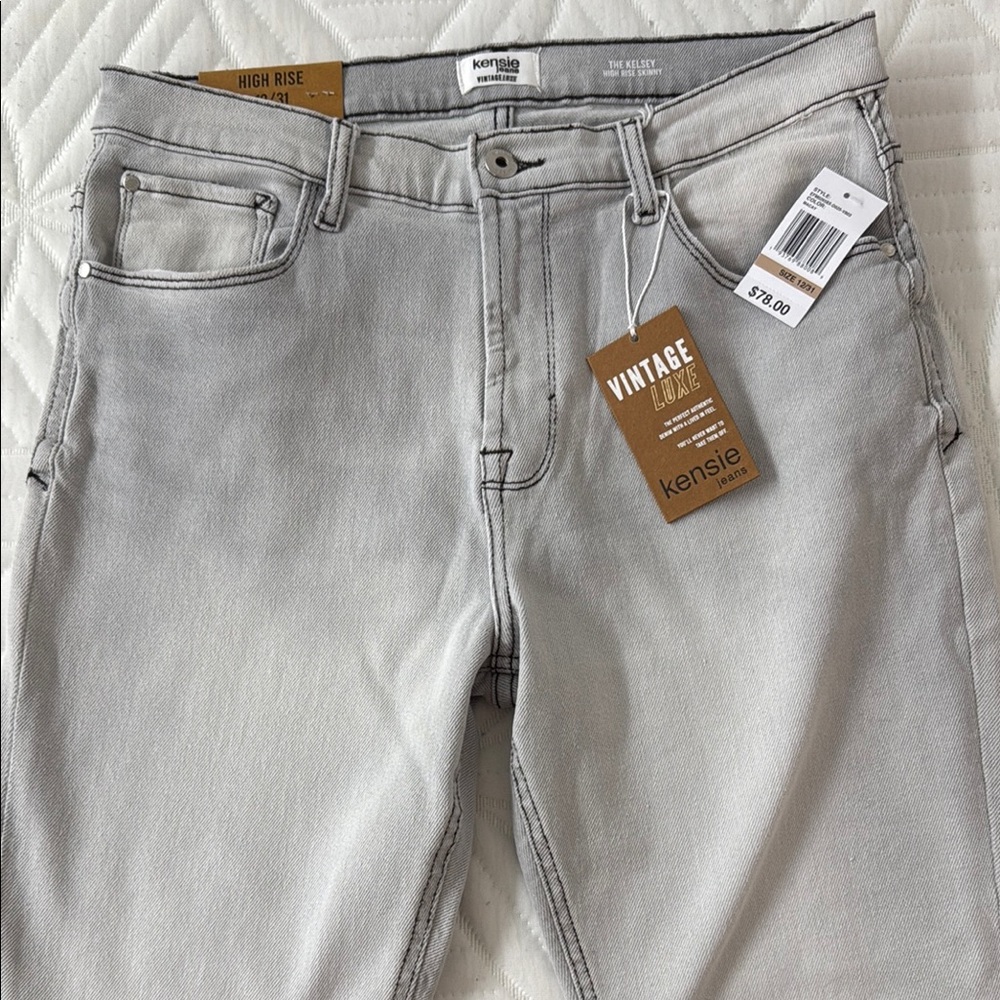 NWT-Kensie Gray HIGH RISE Skinny Jeans 12/31